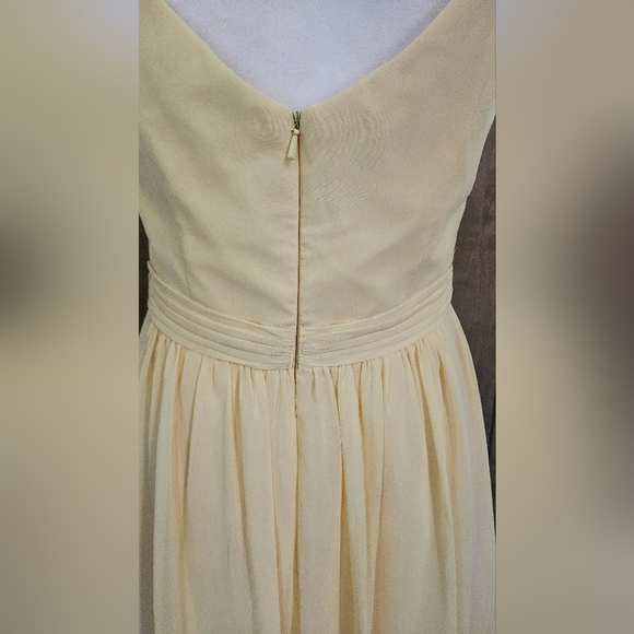 DAVID'S BRIDAL Short Chiffon V-Neck Dress with Ruching In Canary Yellow. Size 4 - Picture 10 of 14